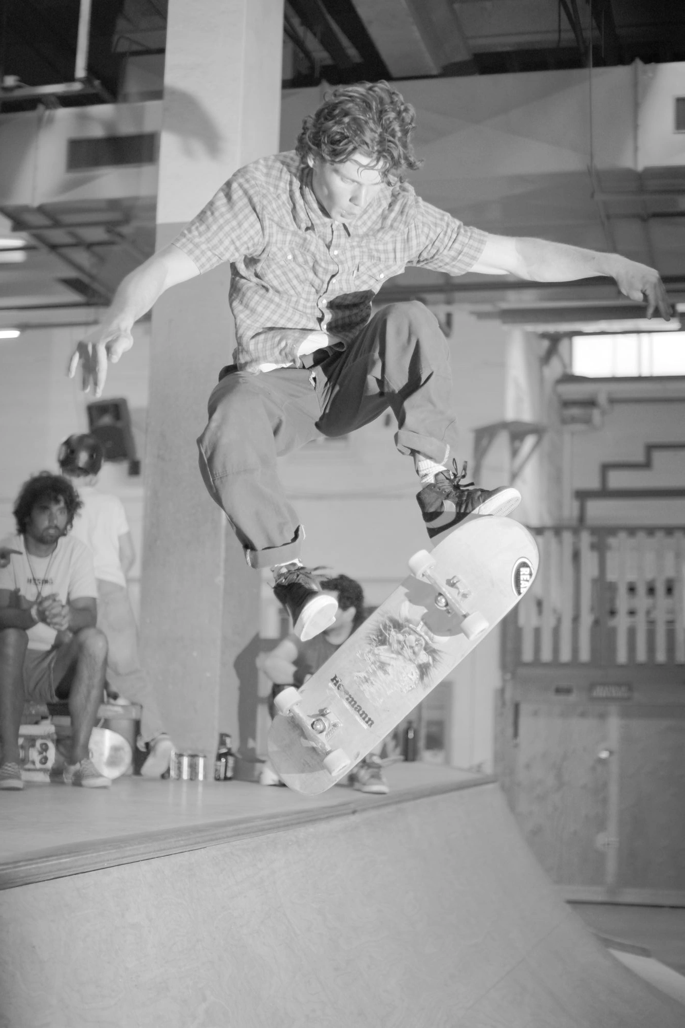 2026-06-13 - xt35 - bw - NL - Utrecht - Flip trick from leap of faith