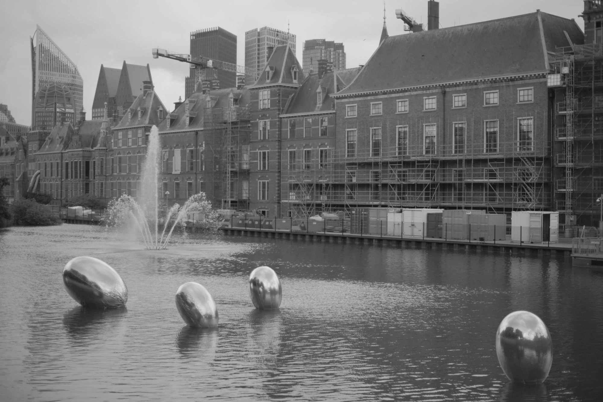 2026-06-14 - xt35 - bw - NL - Den Haag - Blow-up Jubilee - Eiren by Marcel Wanders (2)