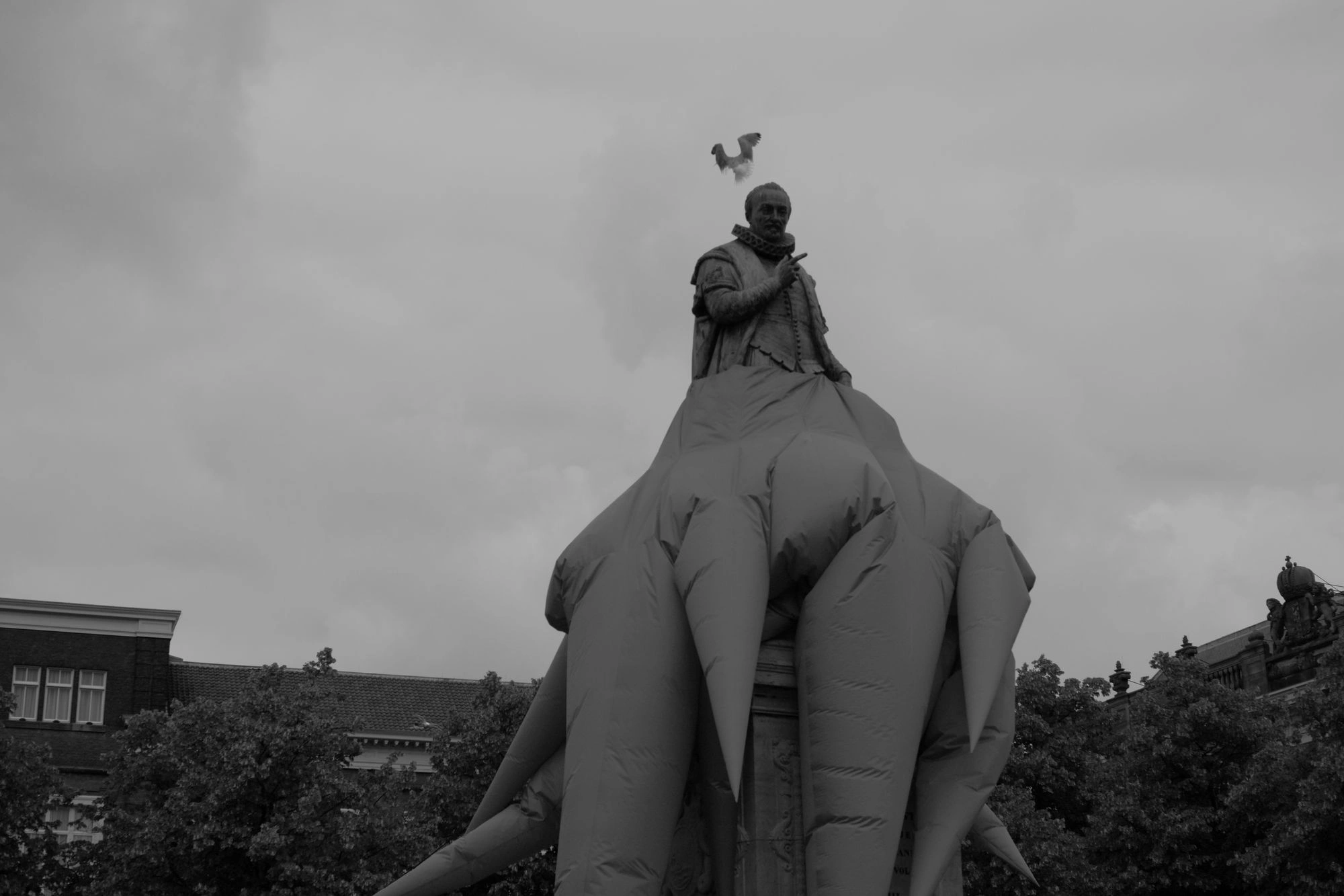 2026-06-14 - xt35 - bw - NL - Den Haag - Blow-up Jubilee - Oranje by Steve Messam (2)