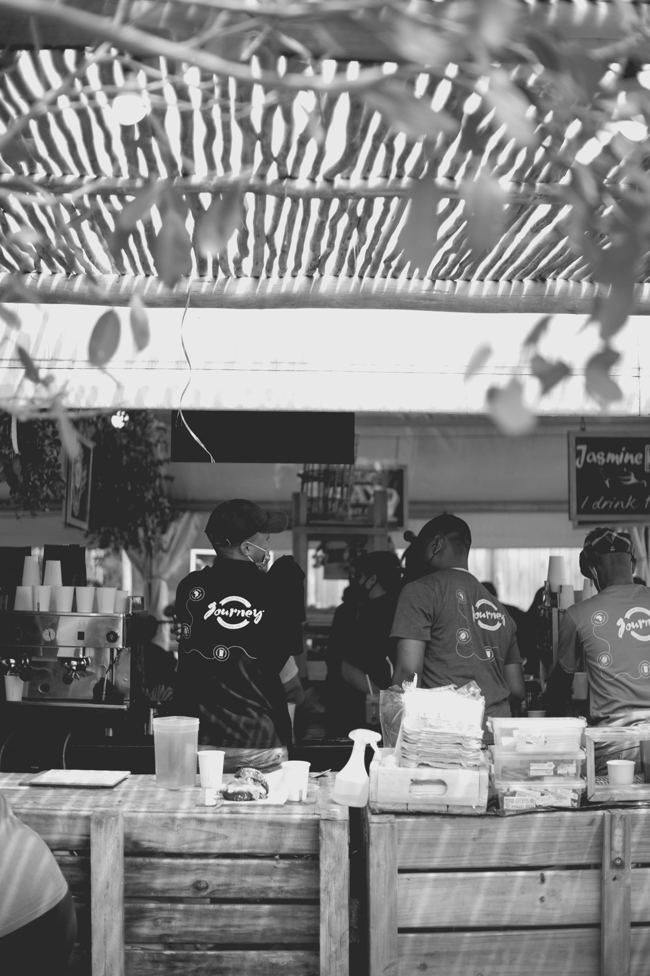 2022-02-18 - xt35 - bw - ZA - Cape Town - Baristas standing at coffee shop