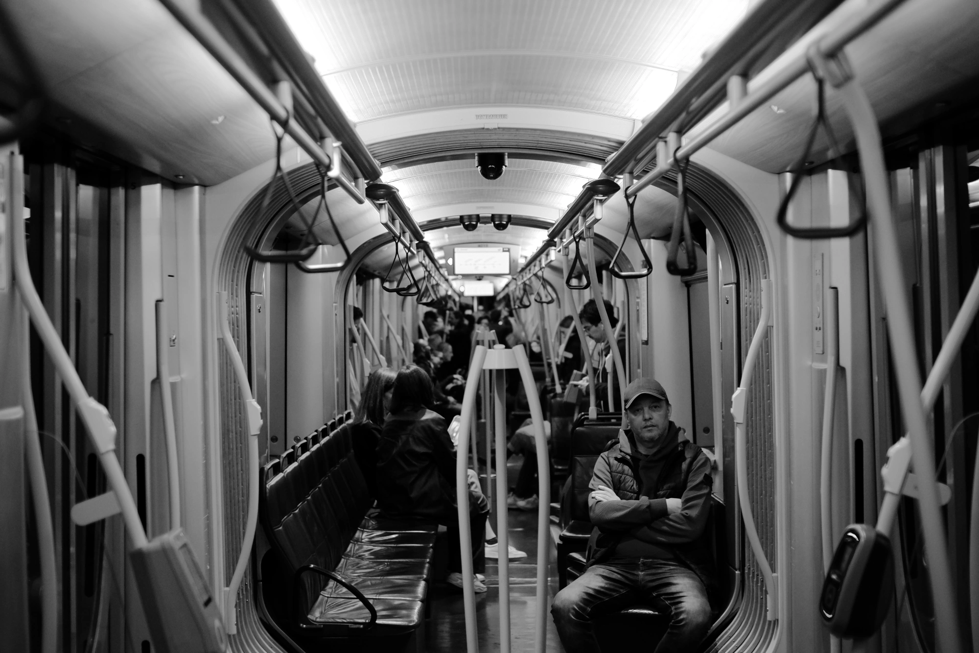 2024-06-15 - xt35 - bw - BE - Brussles - Inside of metro