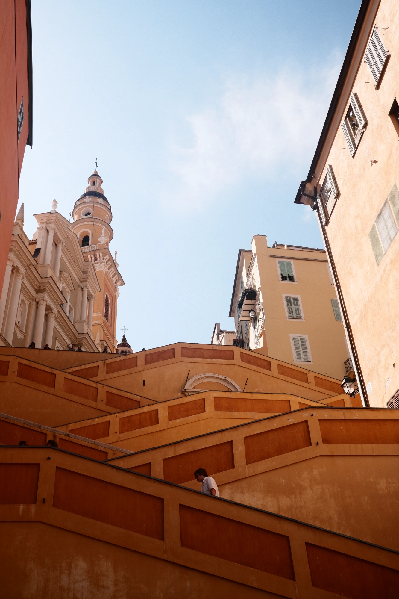 2025-09-08 - xt15-45 - color - FR - Menton - Staricases leading up to buildings in background