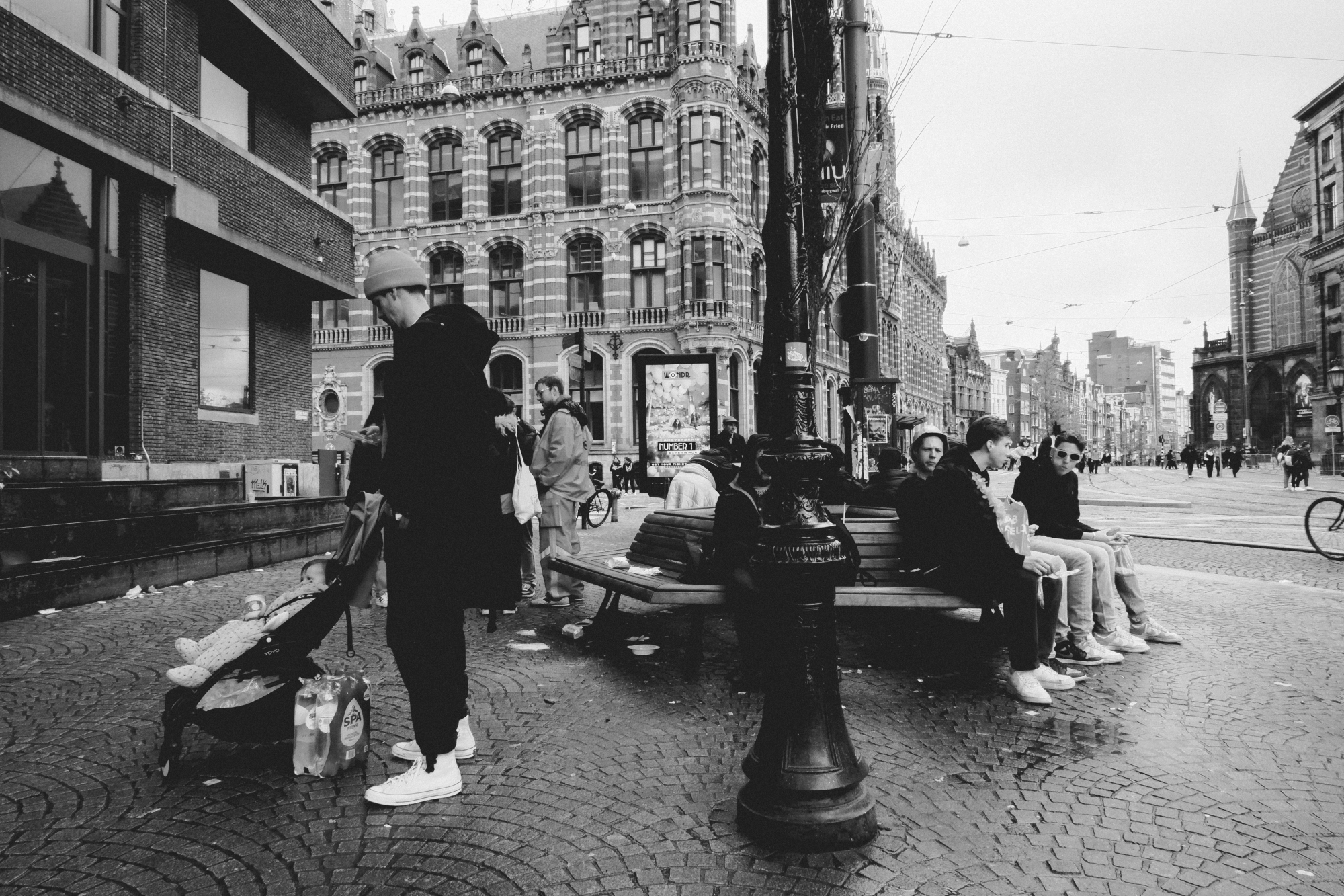 2024-04-26 - xt15-45 - bw - NL - Amsterdam - Person with pram