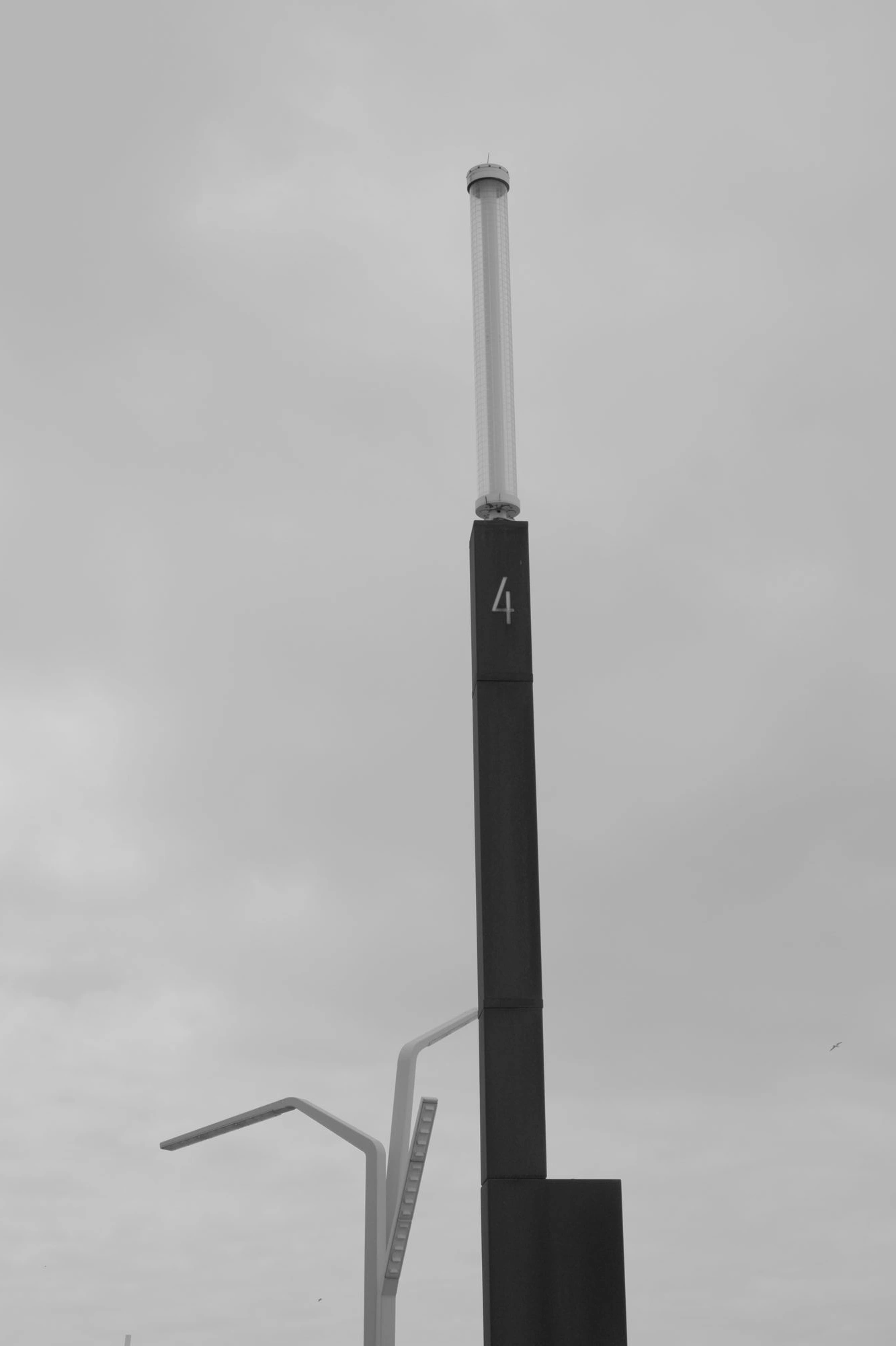 2026-07-18 - Scheveningen - Lamp post with the number 4.J