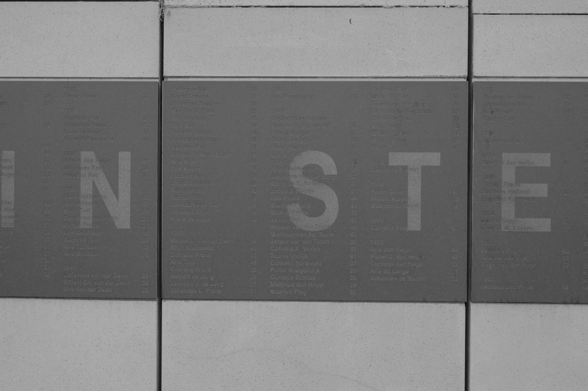 2026-07-18 - Scheveningen - Wall of names.J