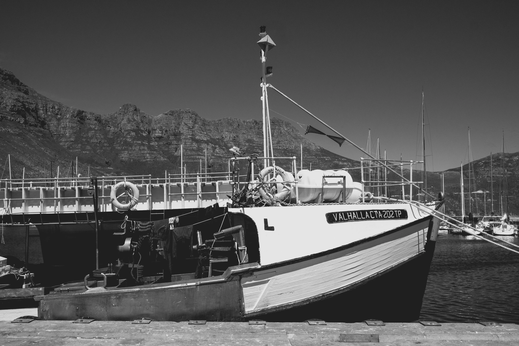 2022-02-13 - Cape Town - A boat at the harbour.j