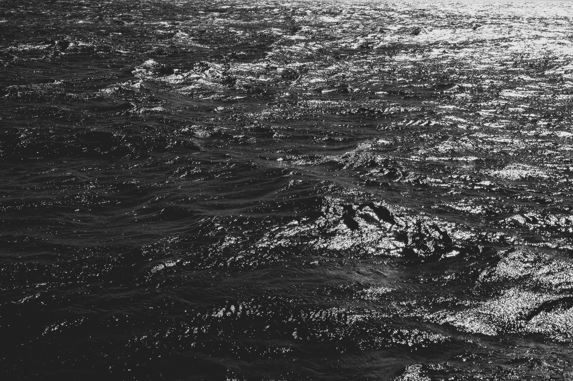 2022-02-13 - Cape Town - Relection of the sun on the ocean.j