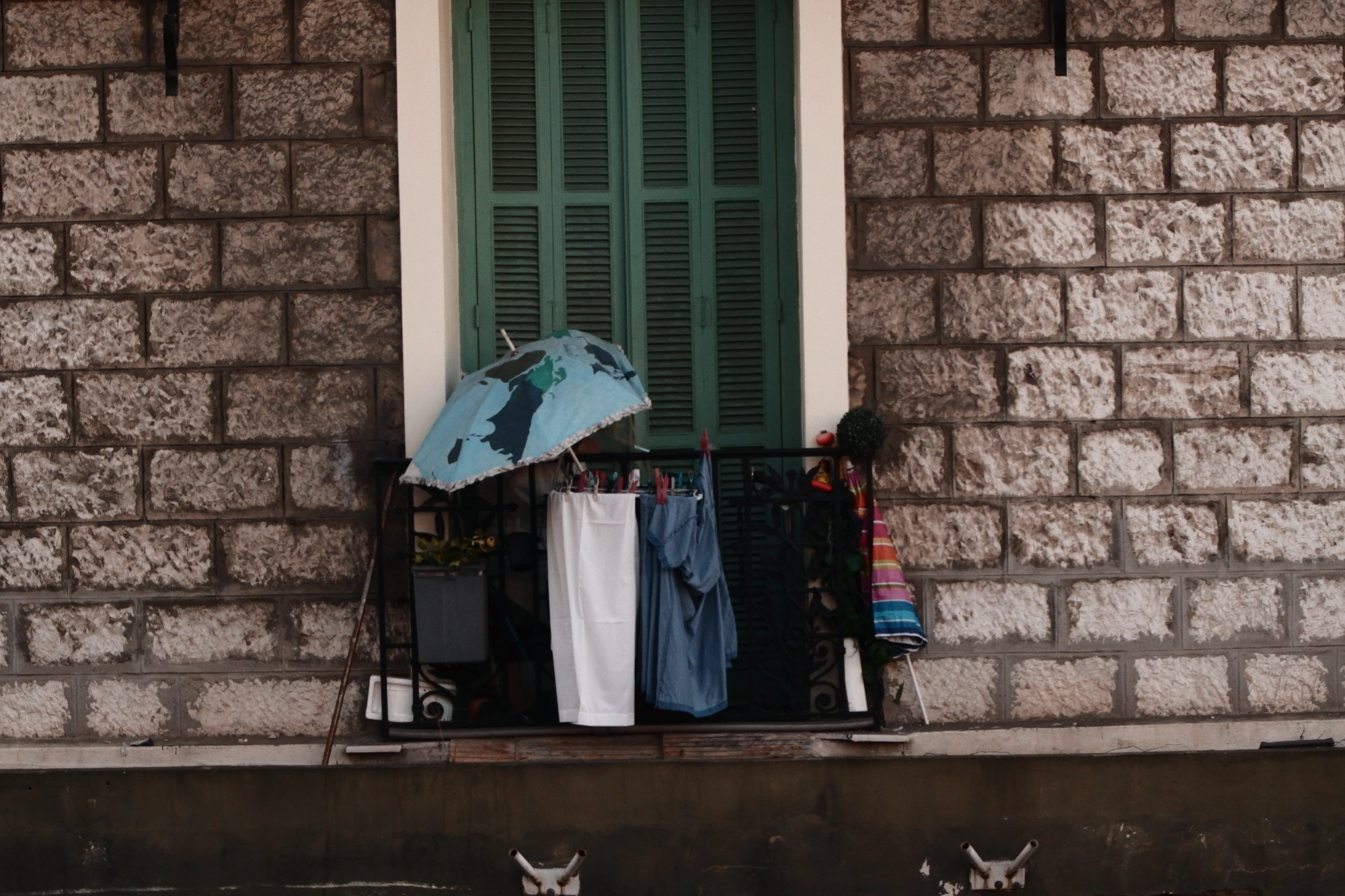 2025-09-cote-d-azure-laundry7.p