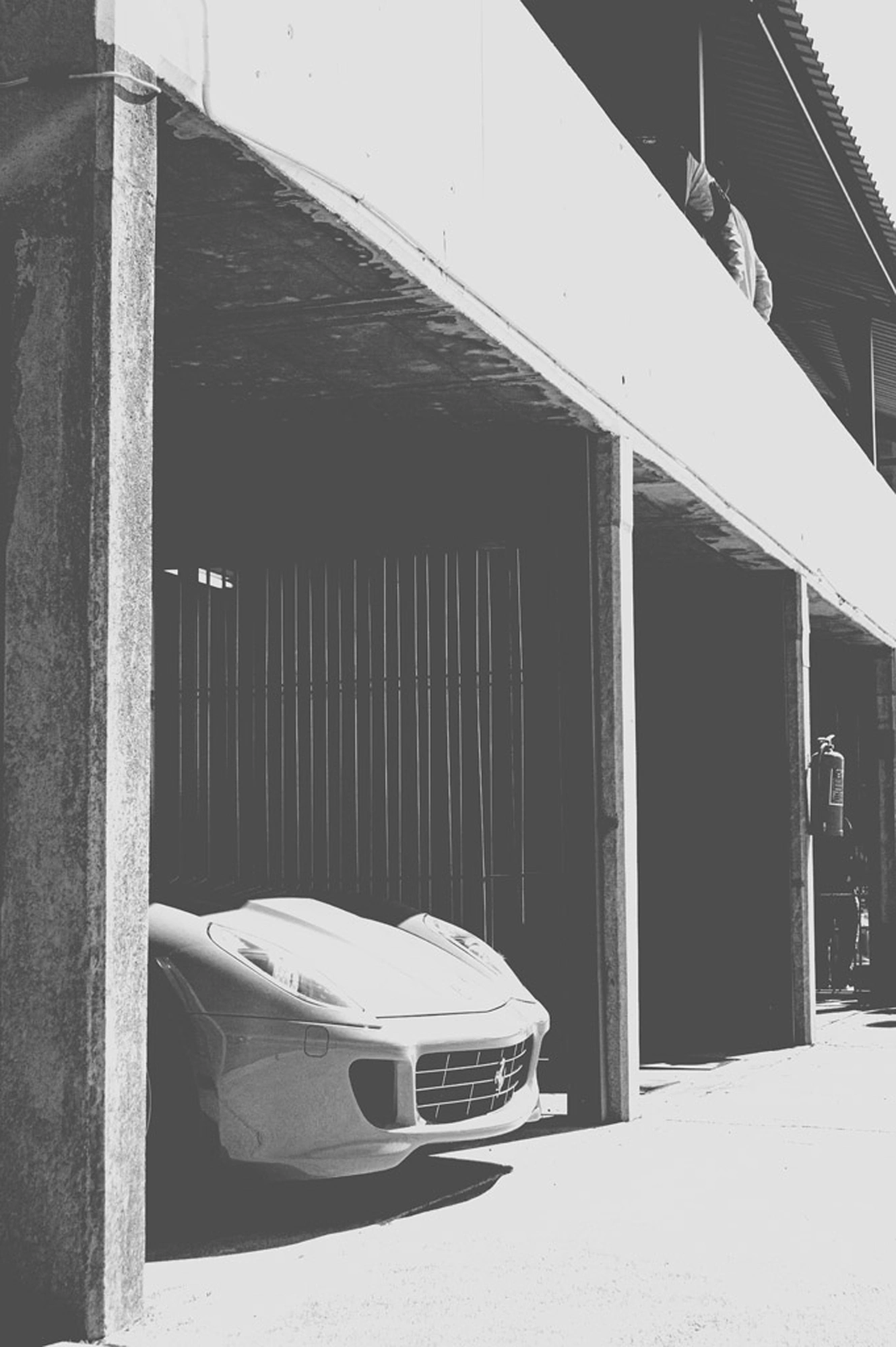 2019-07-27 - Zwartkops Raceway -  Front of Ferarri sticking out of garage.j